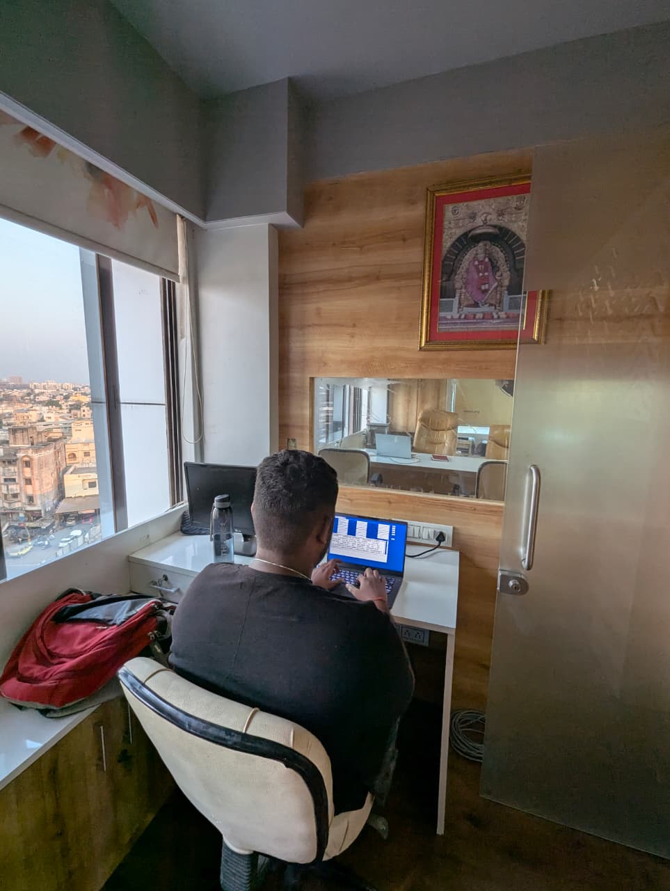 Customer Support Gallery - Dedicated Support Team Providing Excellent Customer Service